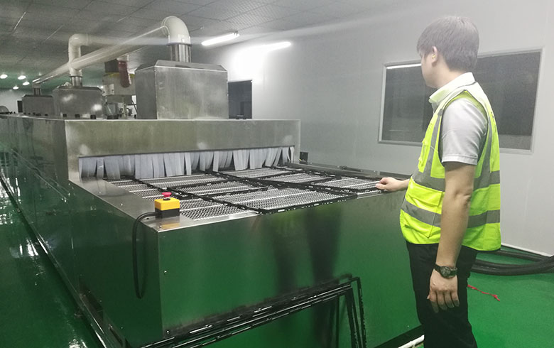 雷茨風機為客戶的朋友解決電視機膠框吹干